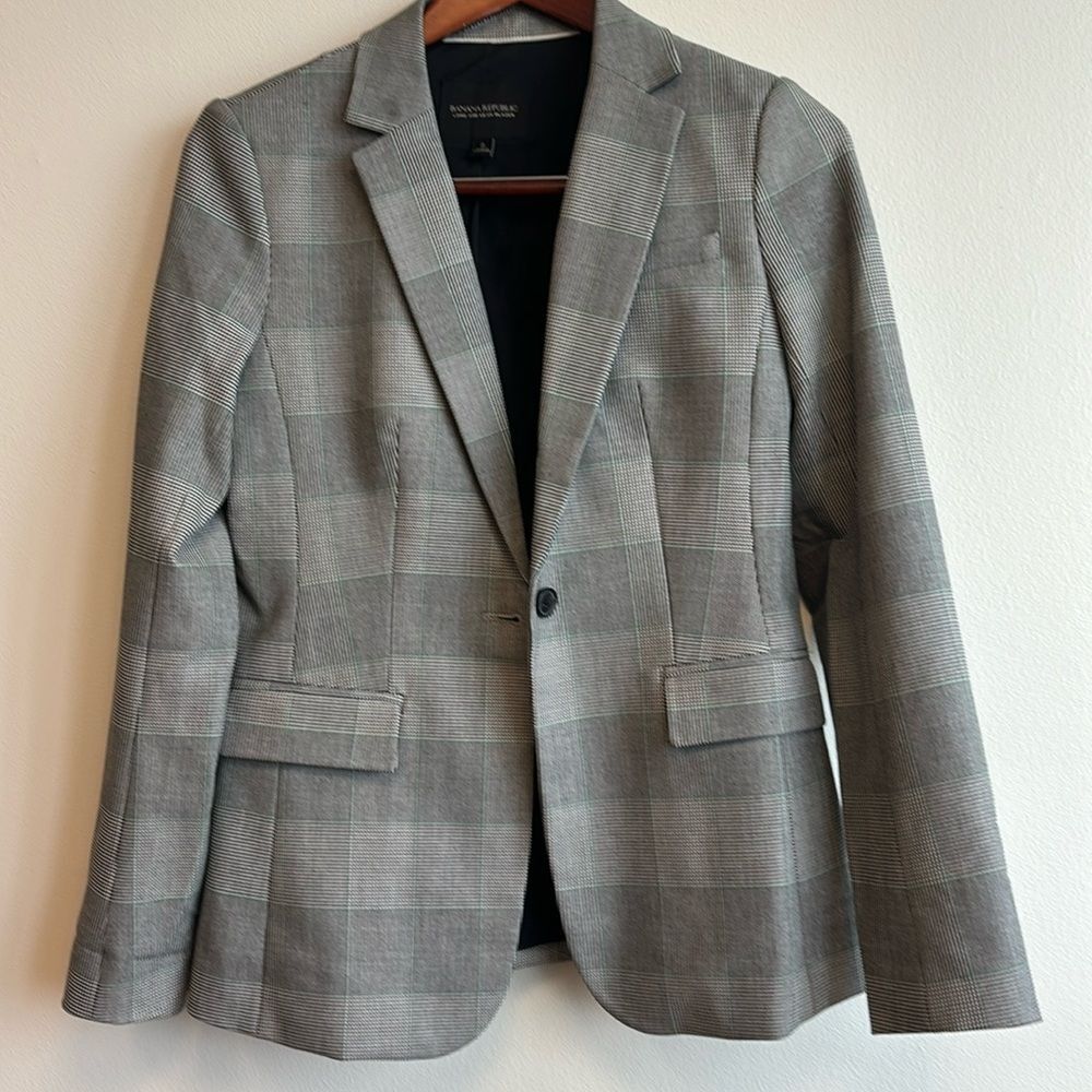 Banana Republic Plaid Blazer in Size 2